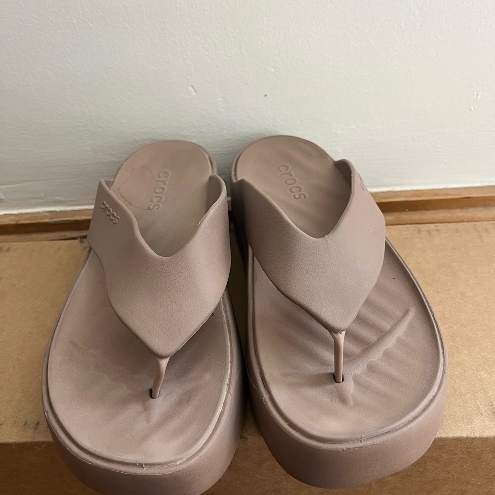 CROCS Women's Beige Sandals